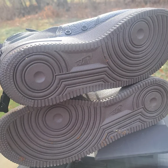 Nike SF Air Force 1 Mid Black Dark Hazel - WomenColor: BlackSize: 8